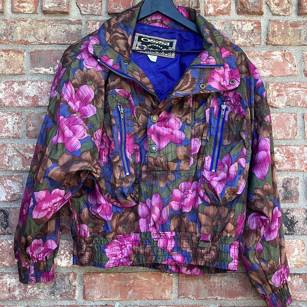 Gorgeous vintage Ossi skiwear light jacket size small.